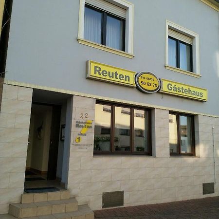 Gastehaus Reuten Bed & Breakfast Ensdorf Bagian luar foto